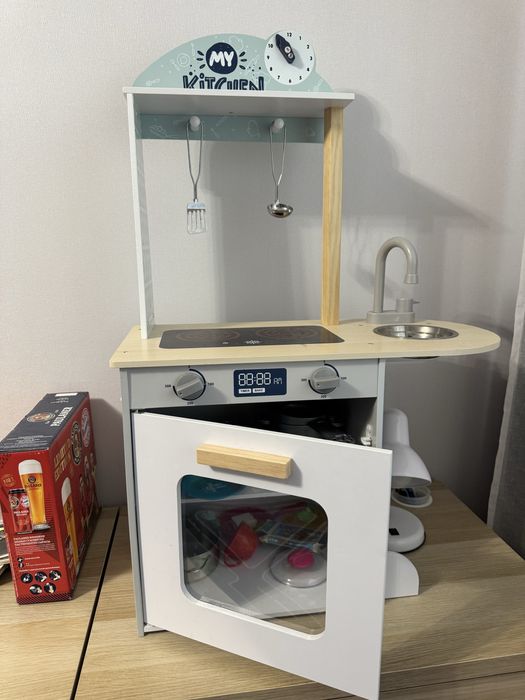 Детская деревянная кухня