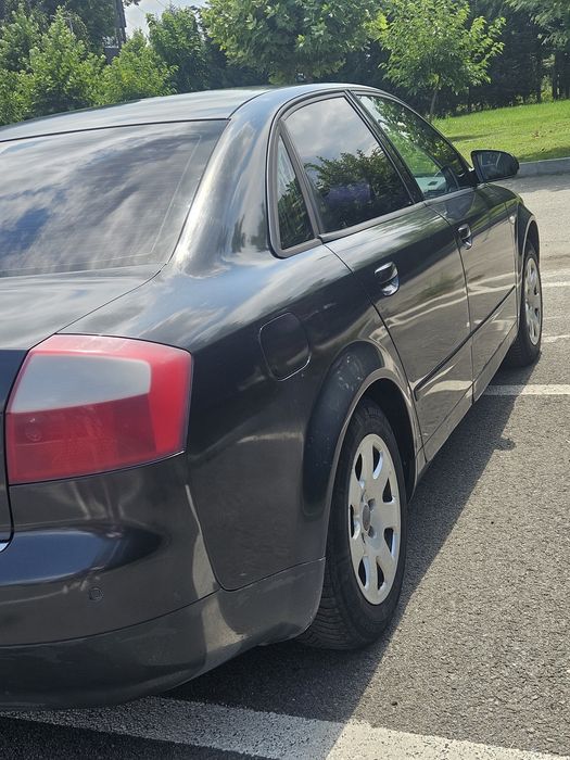 Vând Audi A4 limuzina