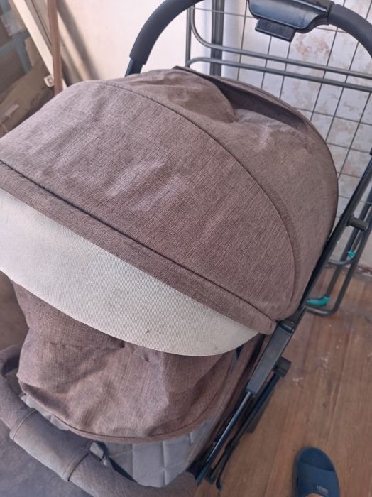 Продам прогулочную каляску