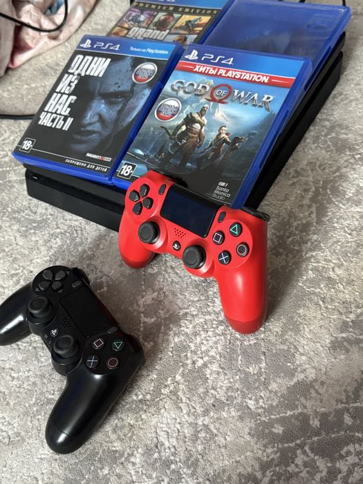Продам ps4 slim в идеальном состоянии