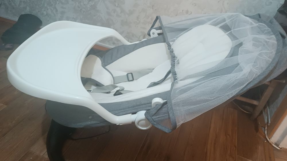 Продам шезлонг детский