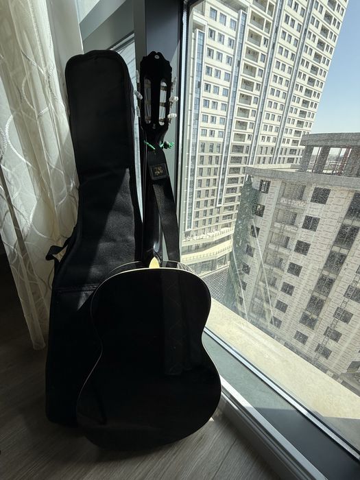 Классическая гитара Harley Benton CG-200 Black