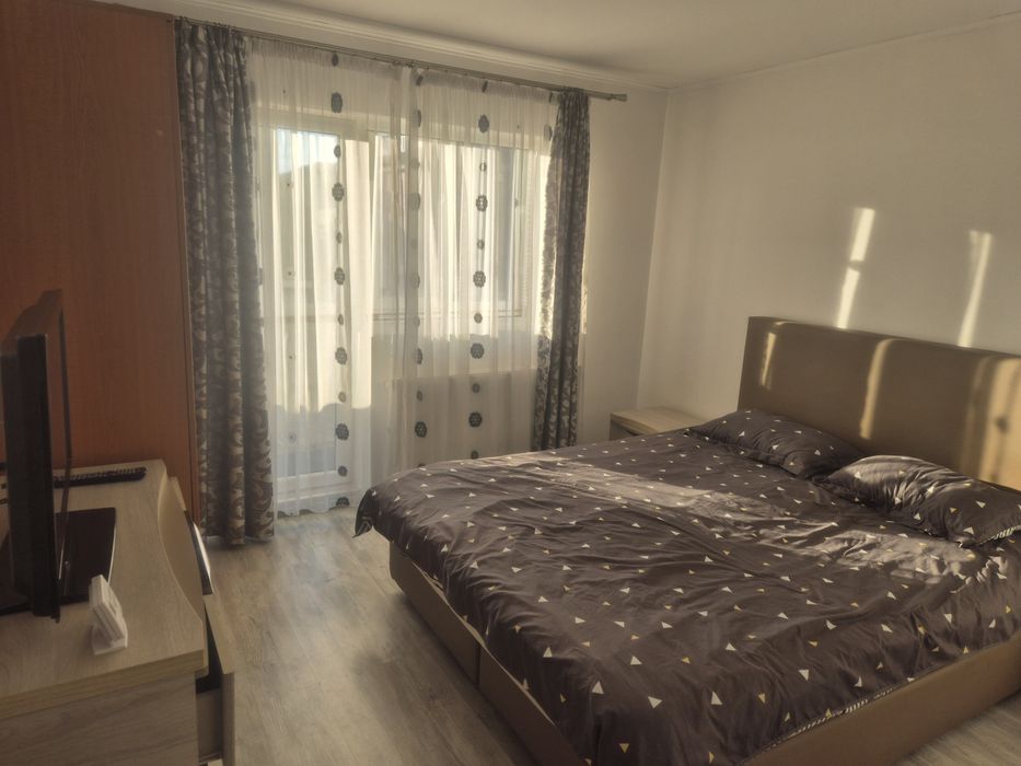 Închiriez ap.cu 2 camere Andrei Muresanu