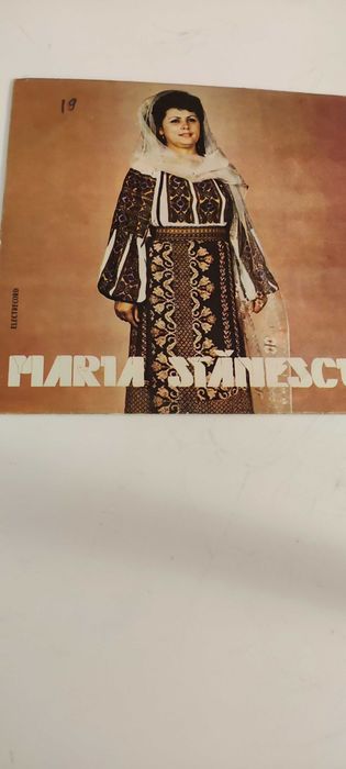 Vand colectie de discuri de vinil