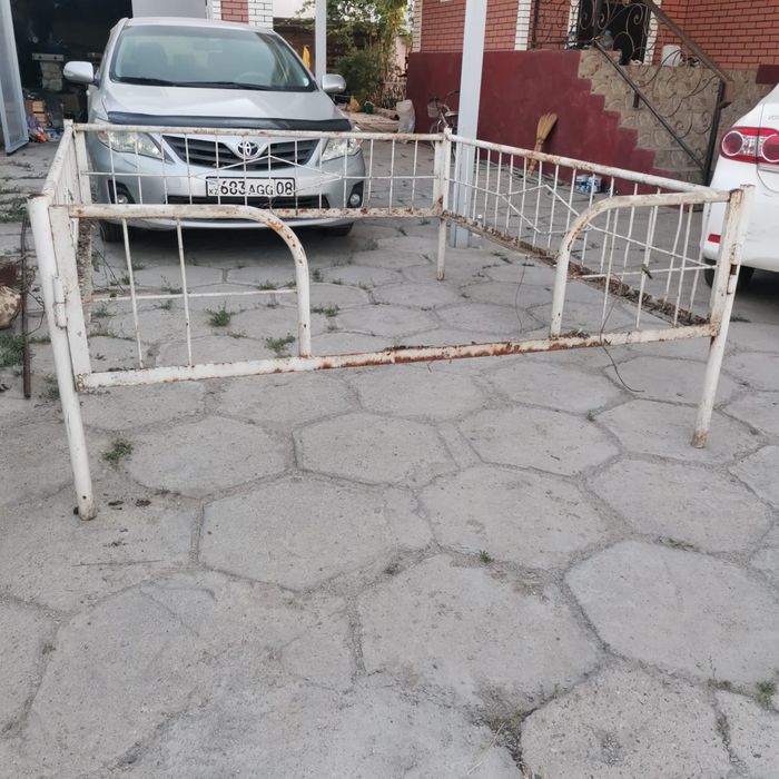 Тапчан бу продам