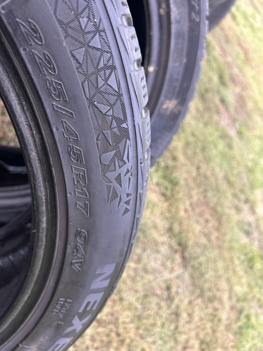 2 зимни гуми nexen 225 45 17 6mm