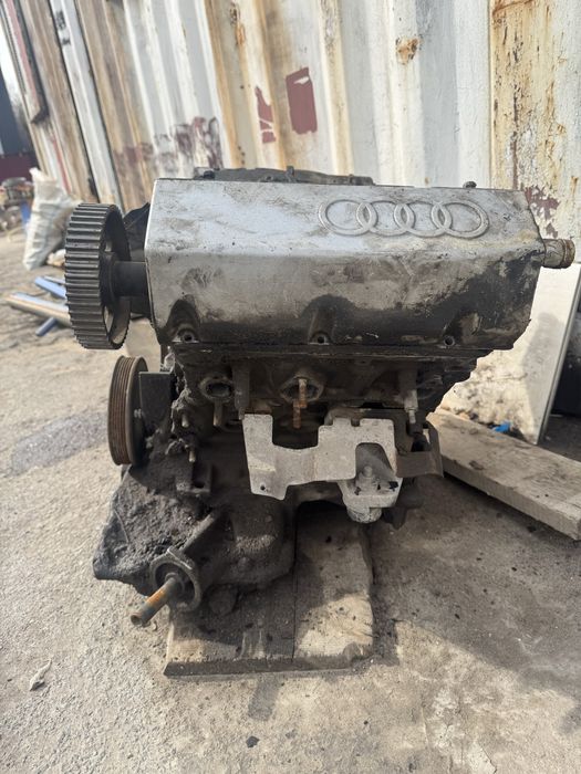 Продам двигатель.ауди 2.6.на запчасти. Все целое