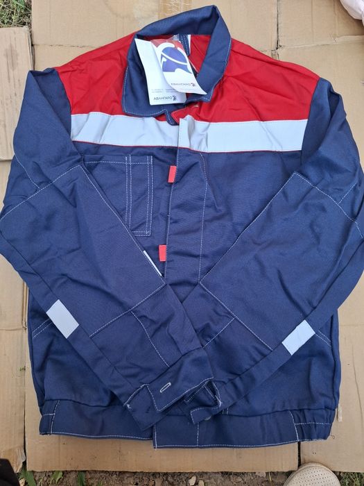 Продам Спец костюмы.