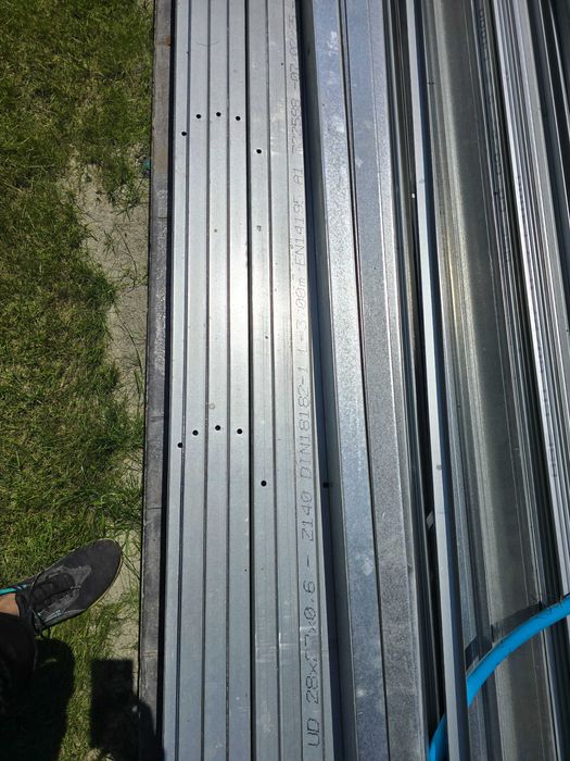 Продавам профили за (гипсокартон) сухо строителство UD, CW75, UW75