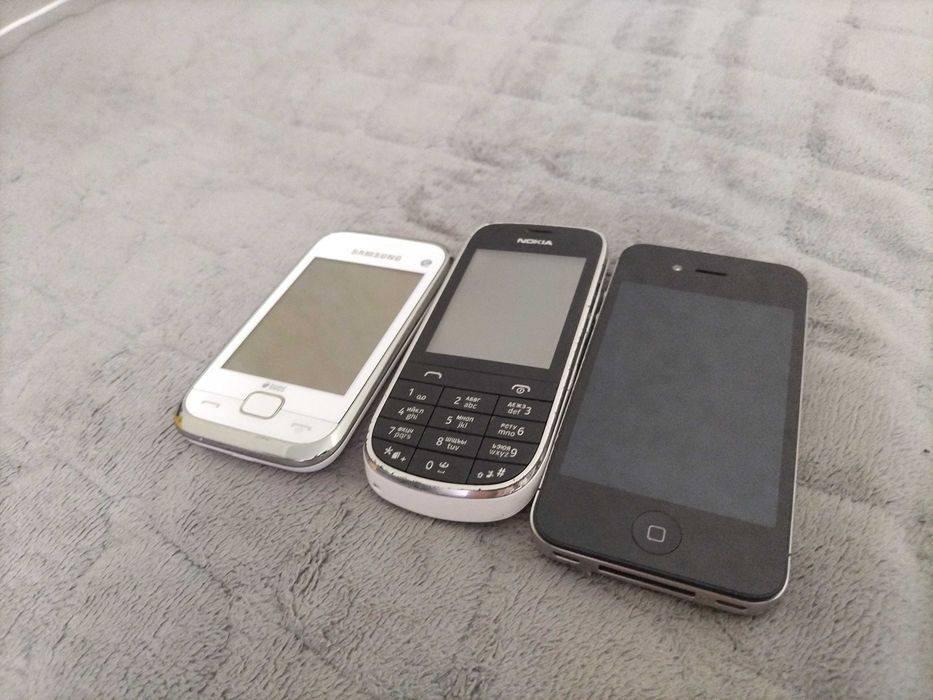 Samsung, Nokia, IPhone 4