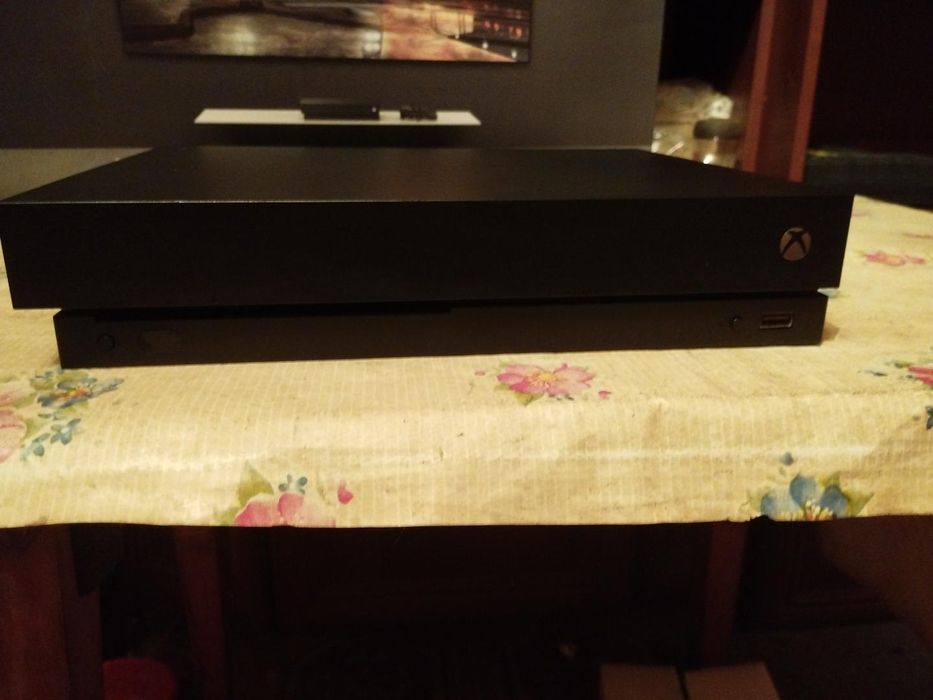 Продам Xbox one x