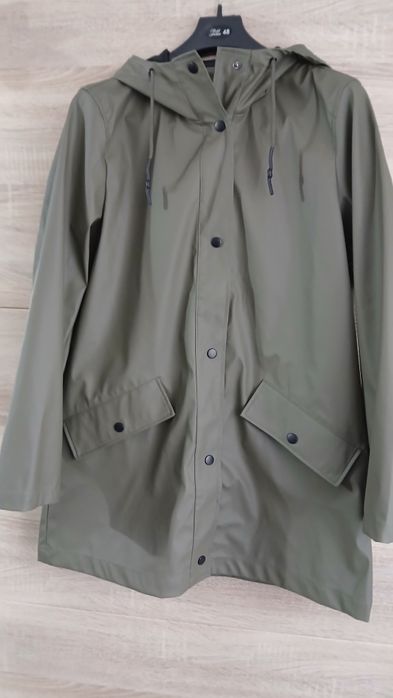 Pelerina ploaie noua