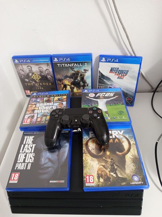 PlayStation 4 pro 1TB  + 13  jocuri incluse și controller original