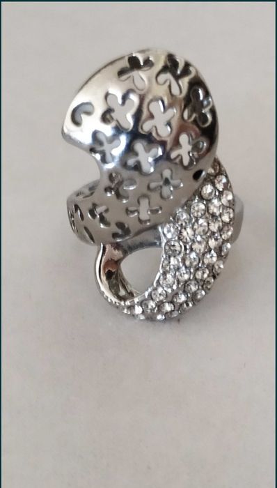 Серебряное кольцо