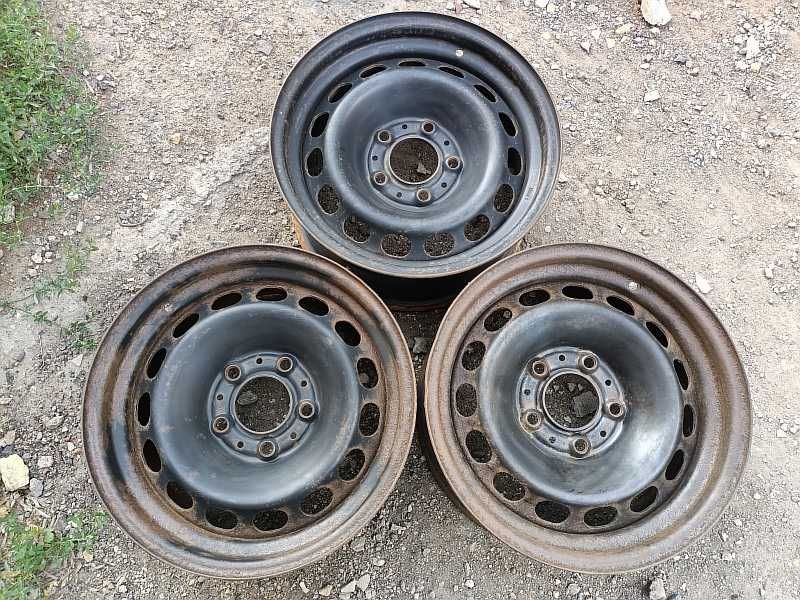 Продам оригинальные металлические диски на BMW 5 е39