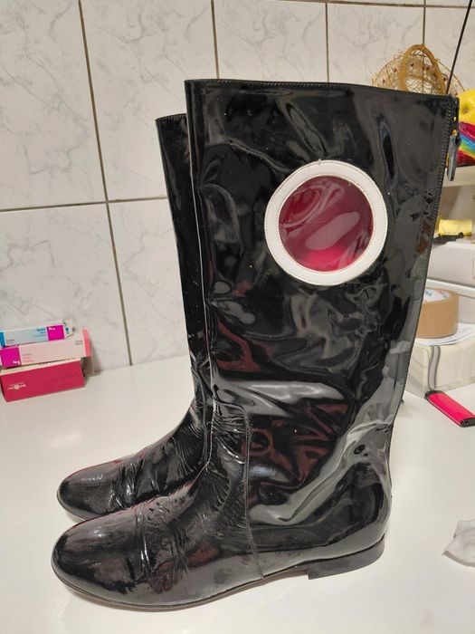 Cizme de lac , pt toamna ,masura 38, fermoar pe spate , Exclusif Paris , stare foarte buna