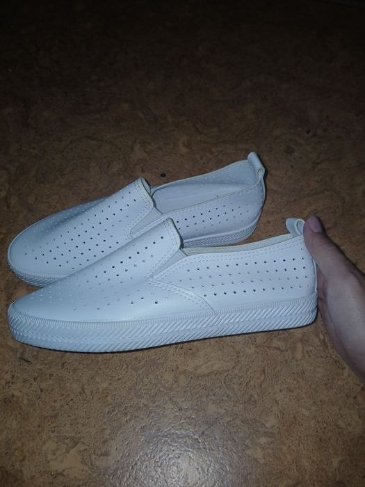 Продам новые мокасины