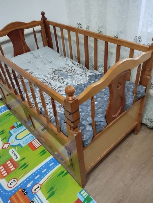Продам детскую кроватку