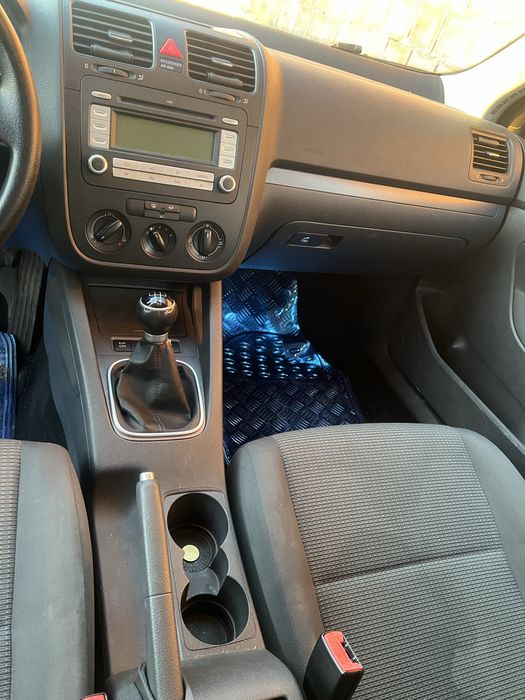 VW Golf 5 Variant BlueMotion 1.9 TDI – 105 CP – foarte economic