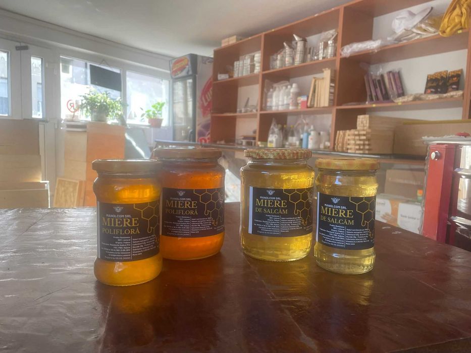 Miere polifloră / Salcâm / Mentă / Rapiţă