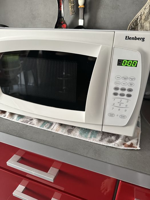 Микроволновка Elenberg