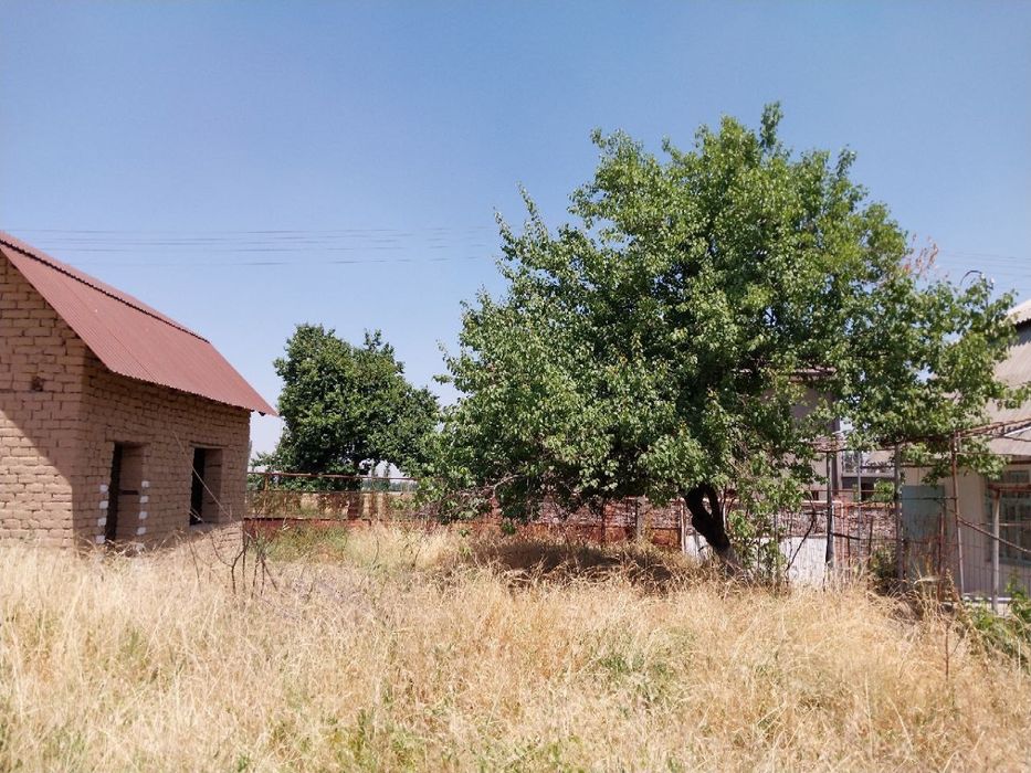 Yer sotiladi 6 sotok O‘rta chirchiqda