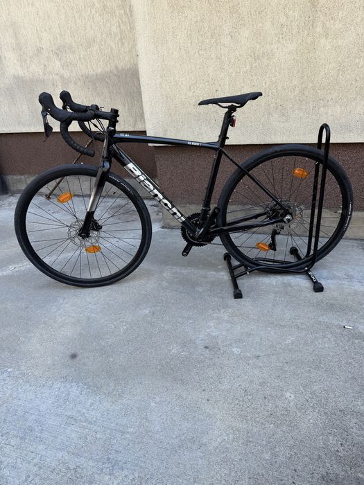 Шосеен велосипед Bianchi Via Nirone 7 Disc (Shimano 105)