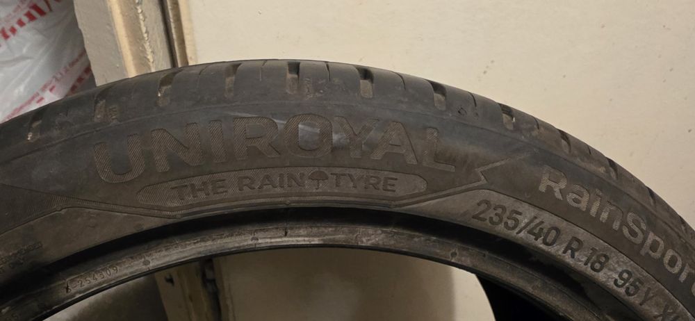 Гуми Uniroyal 235/40/18