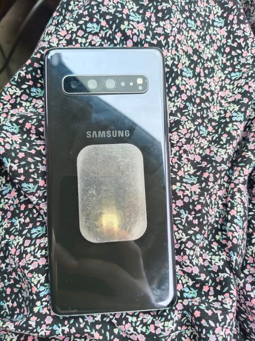 Продается Samsung S10