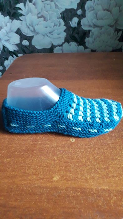 Следки, тапочки.