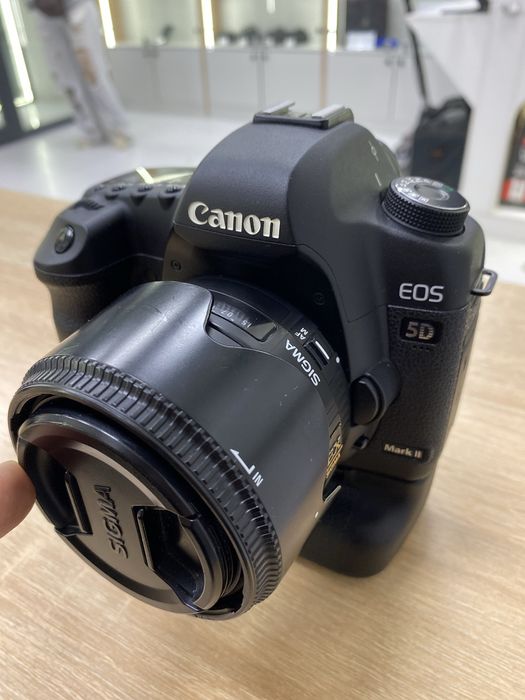 Canon EOS 5D mark 2(p25)