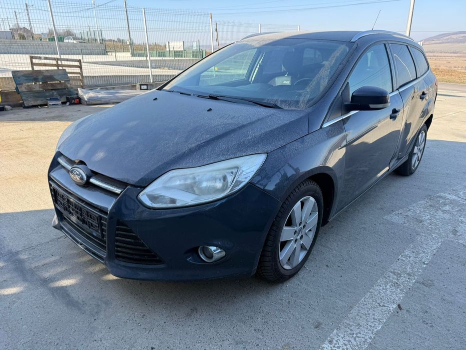 Dezmembrez / Dezmembrari / Piese / Accesorii Ford focus 3 1.6 T1DA 115 cp midnight sky volan stanga