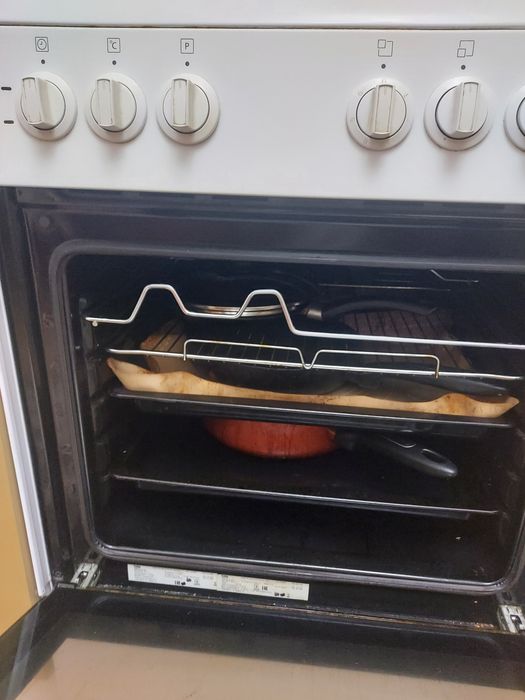 Продам газ плиту