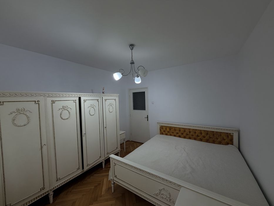 Inchiriez apartament 3 camere
