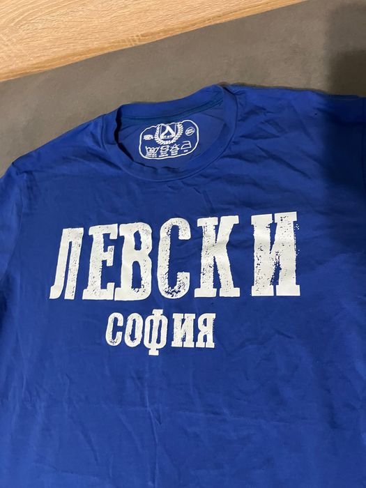 Тениска на Левски