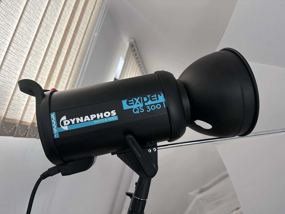 Студийна светкавица Godox QS300II и Софтбокс DYNAPHOS - 60х60 cm