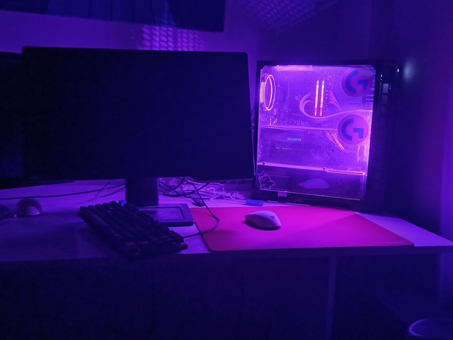 PC 2070S r7 5700x 16gb corsair aio