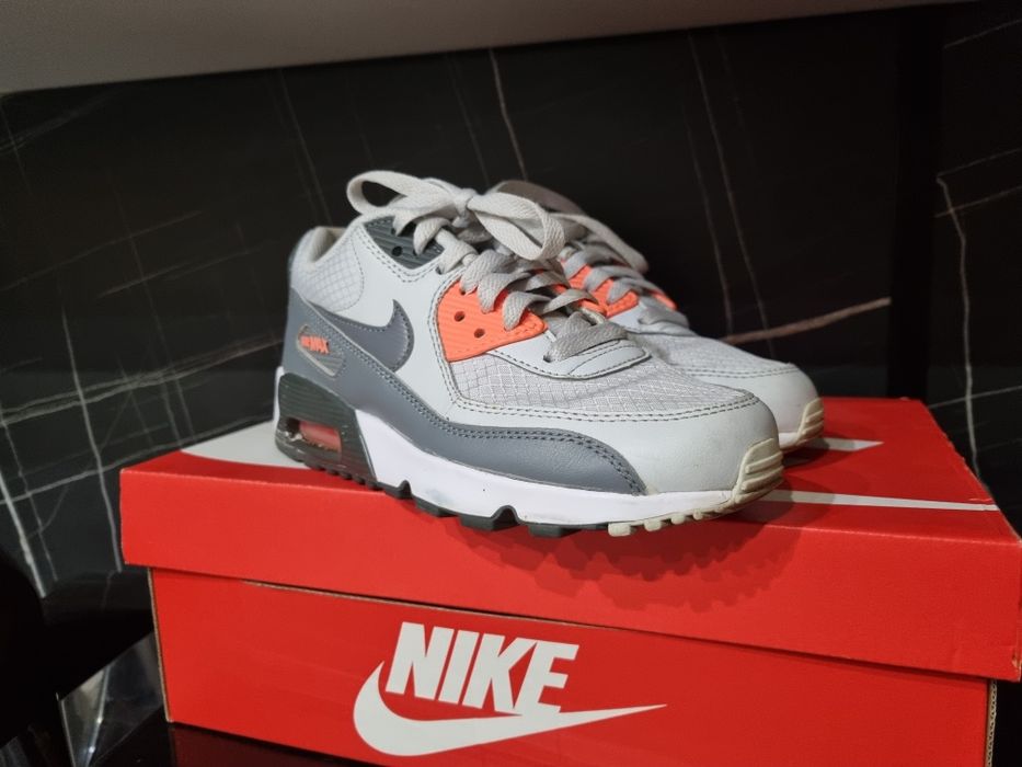 Дамски маратонки Nike