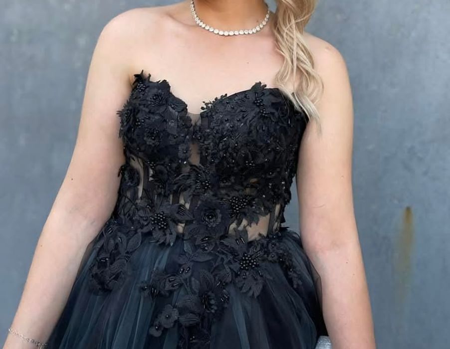 Бални рокля в отлично състояние, носена веднъж