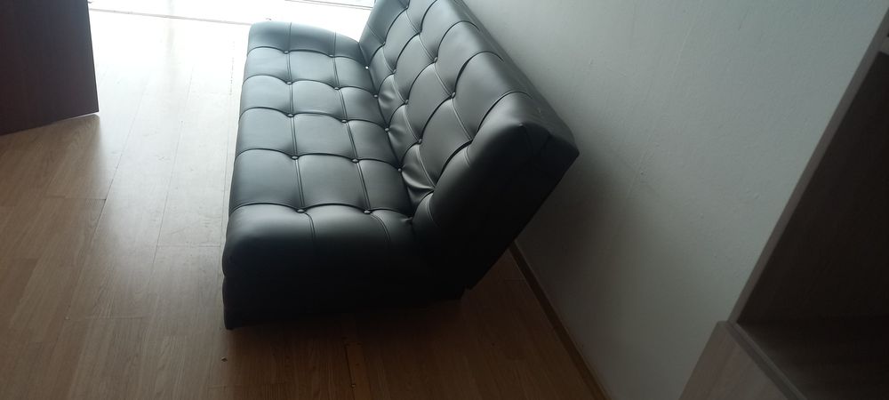 Продам диван офисный