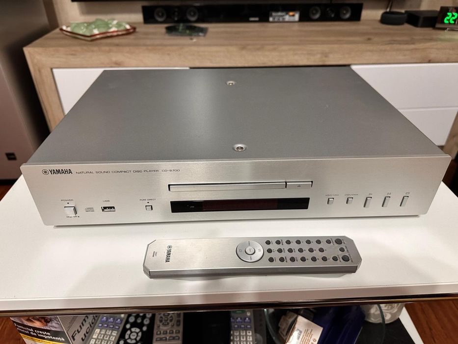 Yamaha CD-S700 Silver – CD Player Hi-Fi Premium + Telecomandă