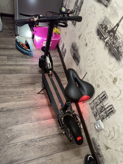 Продам электросамокат