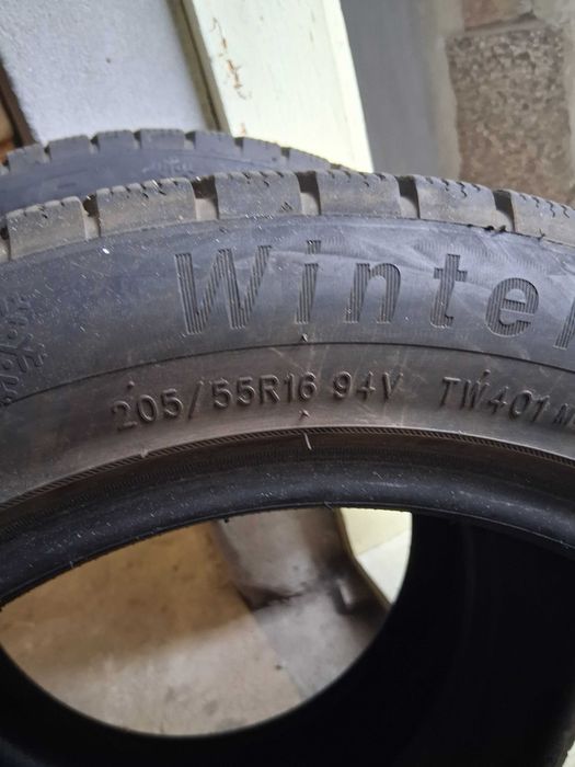 Продавам 2 бр. зимни гуми