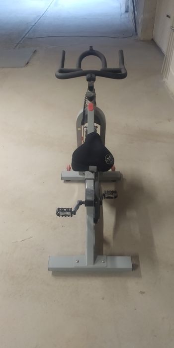 Спининг байк велоергометър с маховик.spining bike велоергометър.