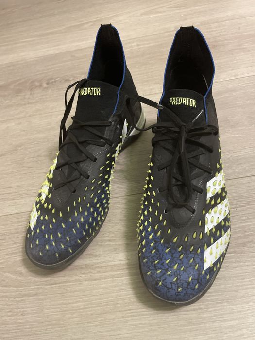 Сороконошки predator