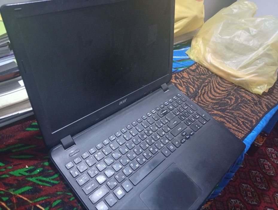 Acer noutbuk sotiladi
