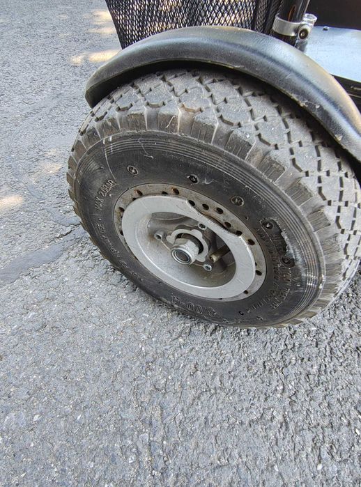 Tricicletă-Triciclu electric / adulți, persoane cu mobilitate redusă (dizabilități)