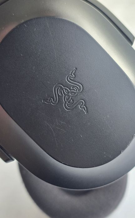 Продам наушники Razer