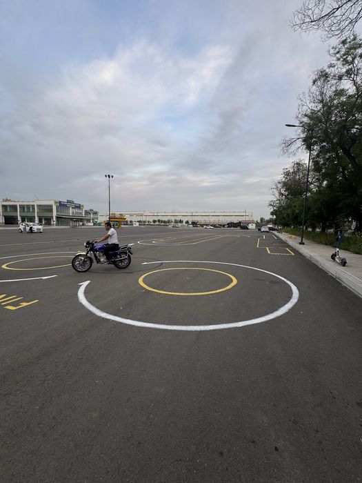 Мотошкола инструктор 300 тысяч час