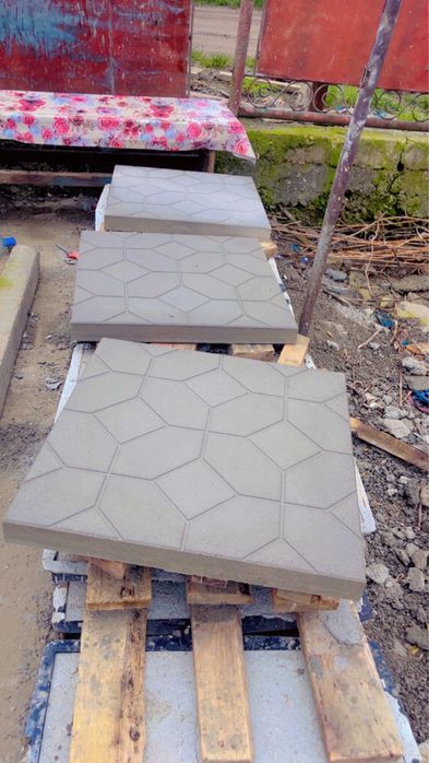 Stalpi beton /capace gard dale beton borduri